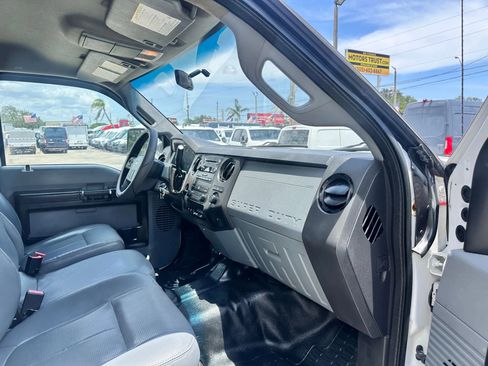 Used 2015 Ford F550 4x4 Crew Cab Super Duty image 19