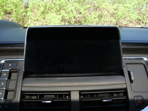Used 2024 GMC Yukon AT4 w/ AT4 Premium Plus Package AWD/4WD image 21