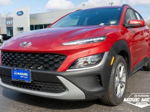 Used 2023 Hyundai Kona SEL image 2