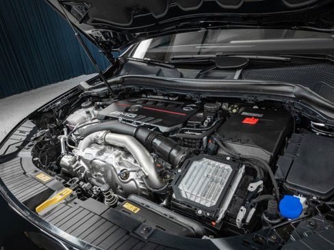 Certified 2025 Mercedes-Benz GLA 35 AMG 4MATIC image 31