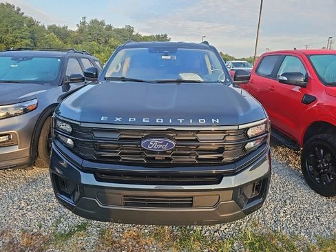Used 2025 Ford Expedition Max Active AWD/4WD image 2