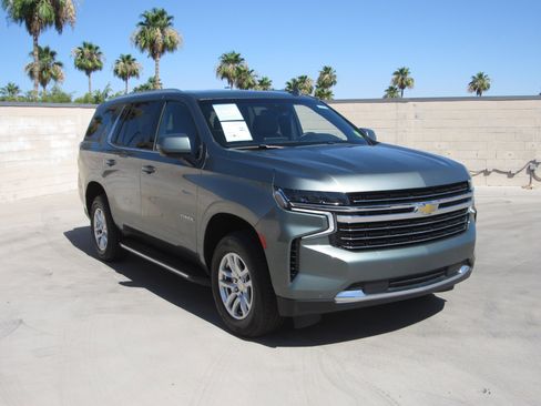 Used 2024 Chevrolet Tahoe LT RWD image 2
