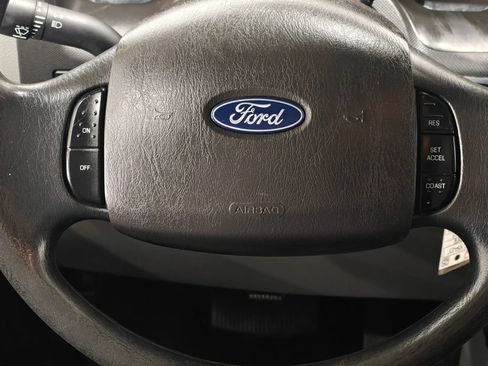 Used 2018 Ford E-350 and Econoline 350 Super Duty w/ Power Windows & Locks Group RWD image 5