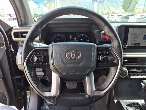 Used 2025 Toyota Tacoma TRD Off-Road AWD/4WD image 19