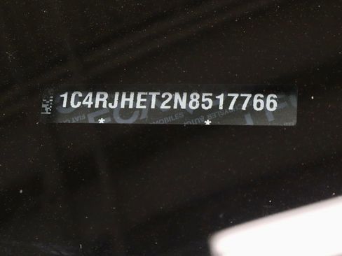 Used 2022 Jeep Grand Cherokee Summit AWD/4WD image 38