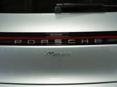 New 2026 Porsche Macan image 37