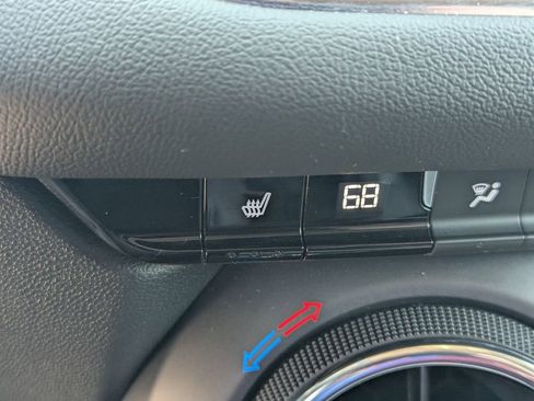 Used 2025 Chevrolet Blazer LT AWD/4WD image 17