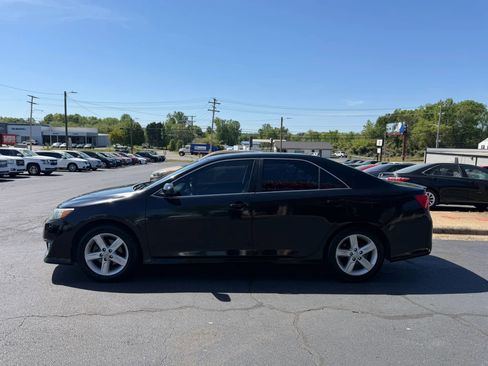 Used 2012 Toyota Camry SE image 4