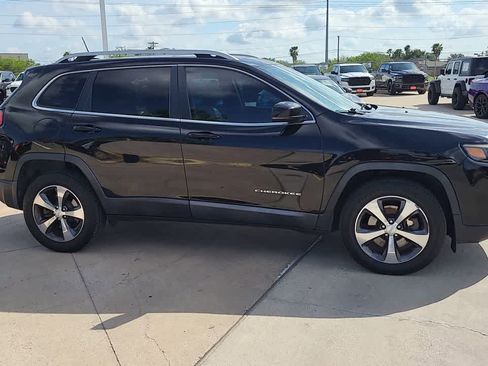 Used 2019 Jeep Cherokee Limited AWD/4WD image 9