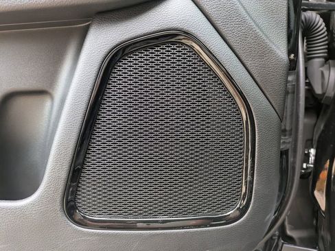 Used 2025 Jeep Compass Limited image 13