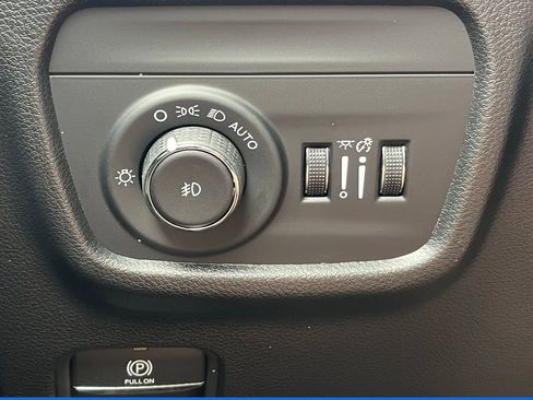 New 2025 Jeep Grand Cherokee Limited w/ Black Appearance Package image 19