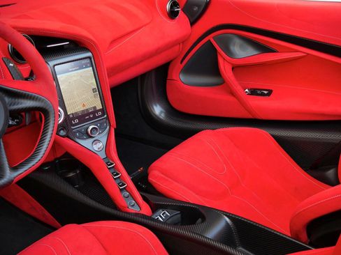 Used 2022 McLaren 765LT RWD image 25