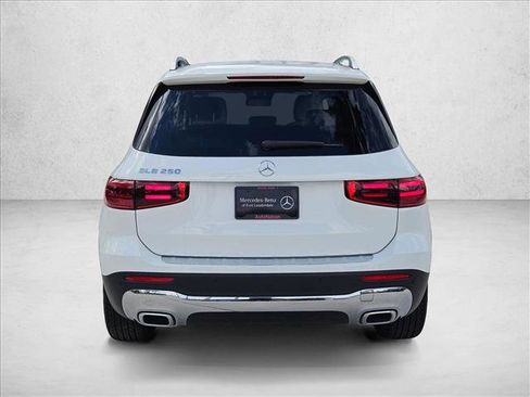 Used 2025 Mercedes-Benz GLB 250 image 7