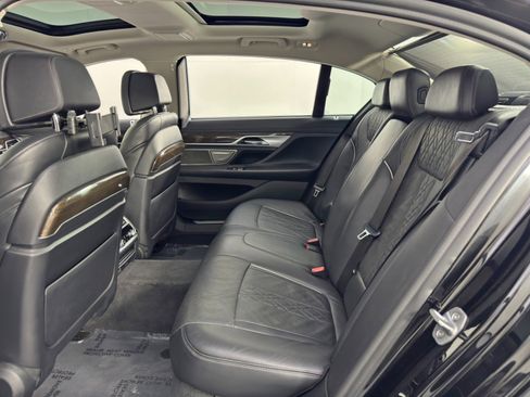 Used 2020 BMW 740i w/ Premium Package image 44