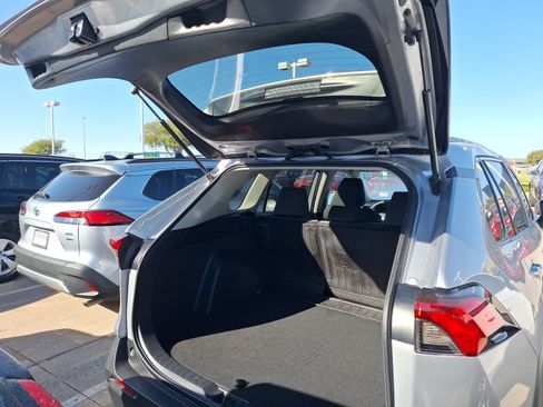 Used 2021 Toyota RAV4 XLE image 36