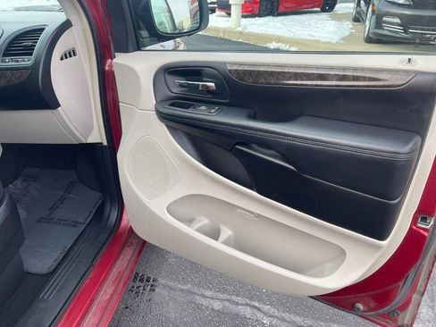 Used 2011 Dodge Grand Caravan Crew image 7