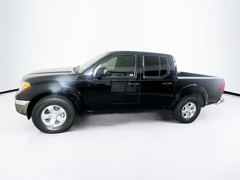 Used 2010 Nissan Frontier SE image 4