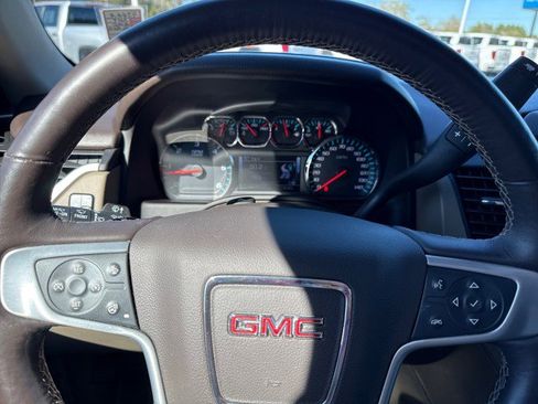 Used 2017 GMC Yukon SLT w/ Premium Edition image 29