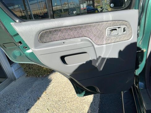 Used 2001 Nissan Xterra XE image 16