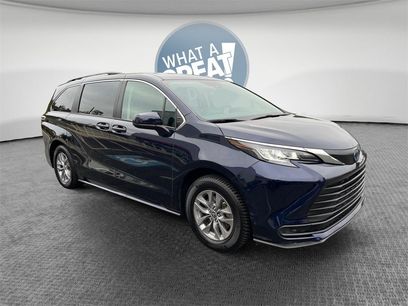 Certified 2023 Toyota Sienna LE