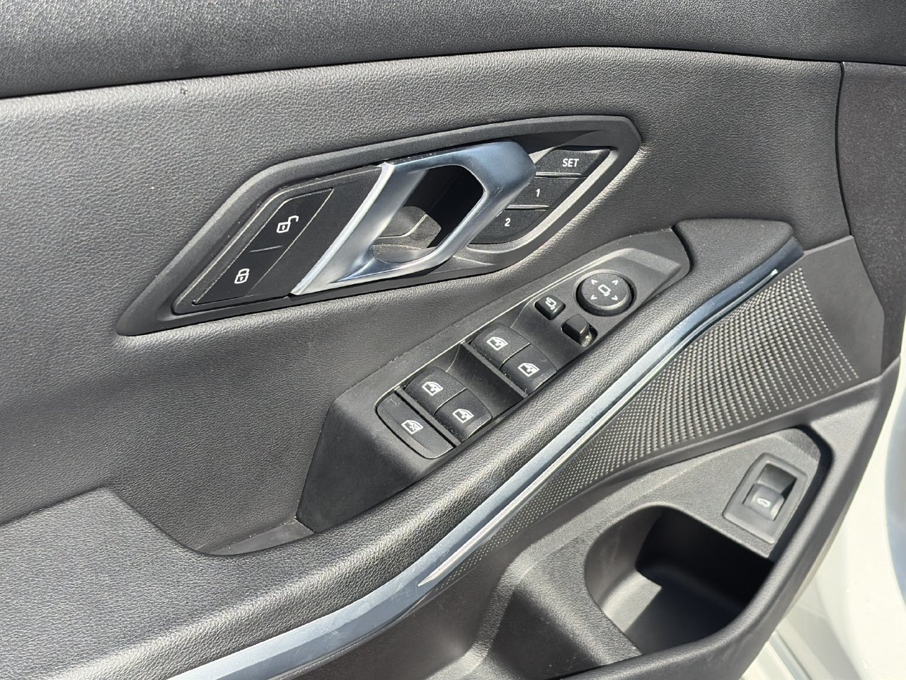 Used 2025 BMW 330i Sedan RWD image 15