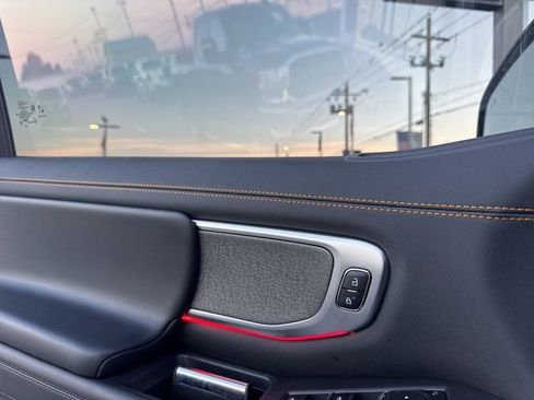 Used 2025 Ford Expedition Tremor image 38