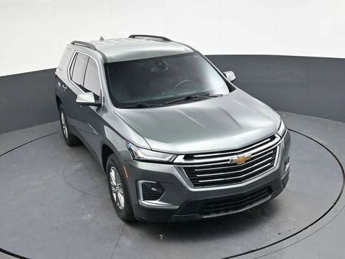 Used 2022 Chevrolet Traverse LT image 11