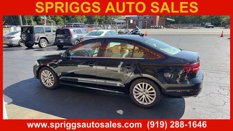 Used 2016 Volkswagen Jetta SEL FWD image 3