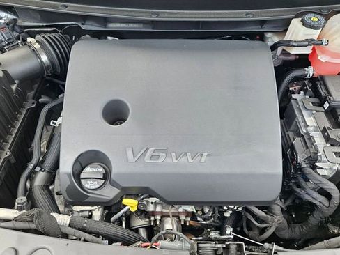 Used 2024 Buick Enclave Essence w/ Experience Buick Package FWD image 31