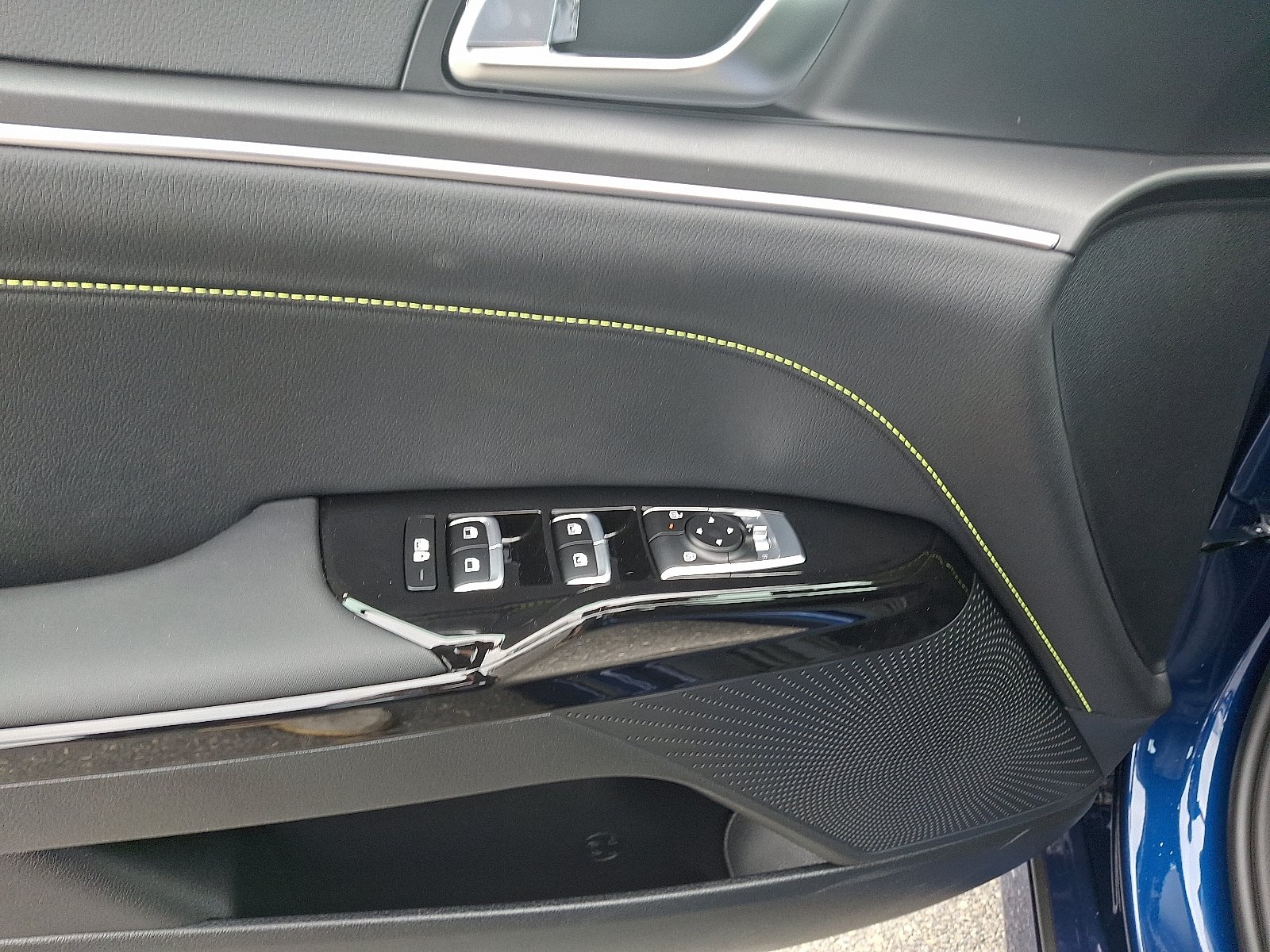 New 2026 Kia K5 GT FWD image 8