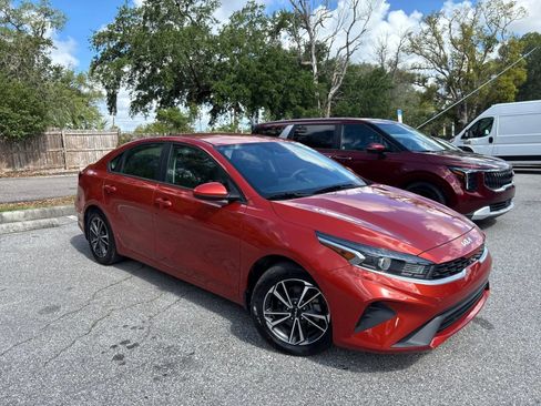 Used 2022 Kia Forte LXS FWD image 5