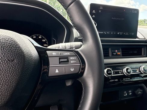 Used 2025 Honda Pilot Touring image 21