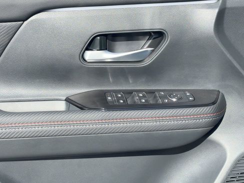 New 2026 Nissan Kicks SR image 12