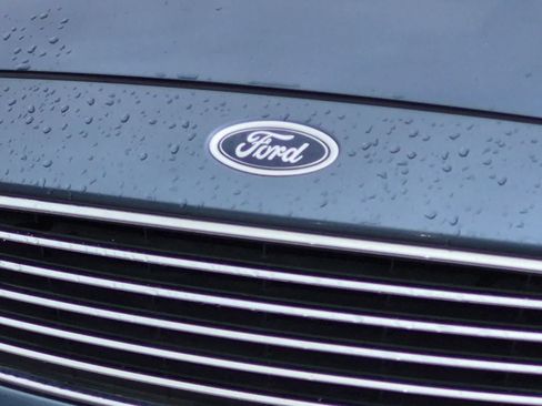 Used 2018 Ford Focus Titanium FWD image 12