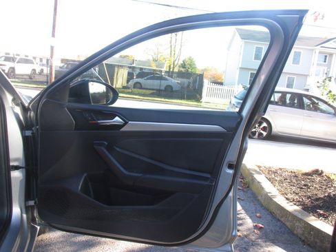 Used 2019 Volkswagen Jetta R-Line image 68