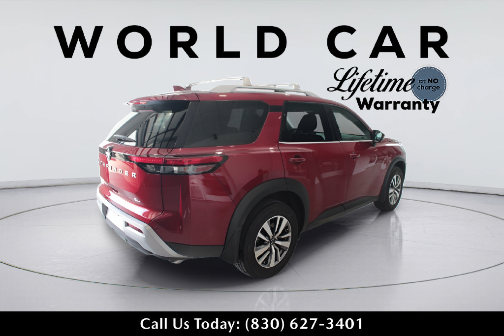 Used 2024 Nissan Pathfinder SL FWD image 3