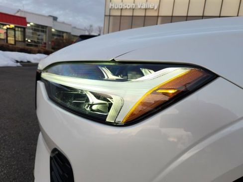 Certified 2025 Volvo XC60 B5 Plus image 8