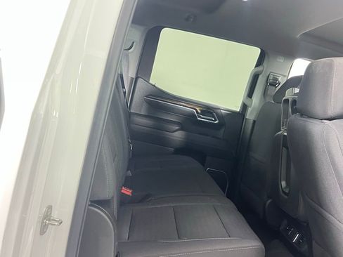 Used 2023 GMC Sierra 1500 SLE image 30