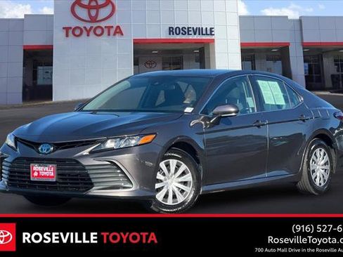 Certified 2023 Toyota Camry LE image 1