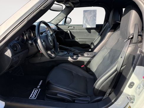 Used 2014 MAZDA MX-5 Miata Grand Touring w/ Premium Package image 10