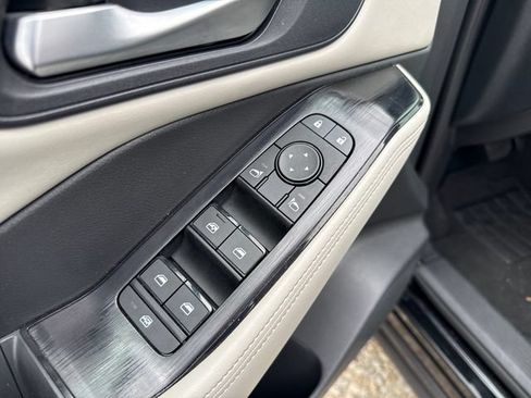 Used 2025 Nissan Rogue SV FWD image 10