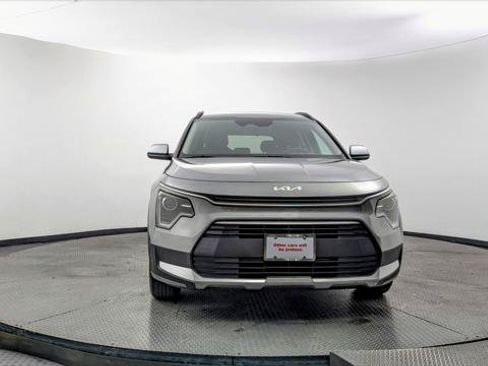 Used 2025 Kia Niro LX FWD image 12