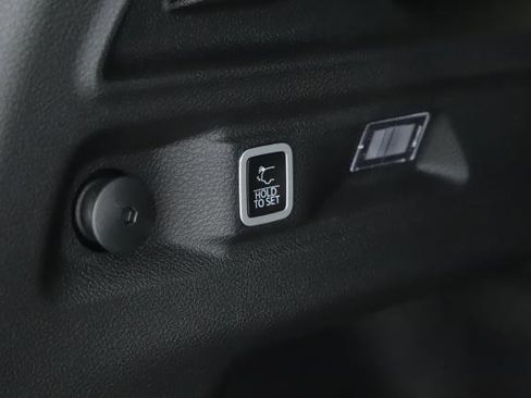 New 2025 Jeep Grand Cherokee L Limited w/ Black Appearance Package image 18