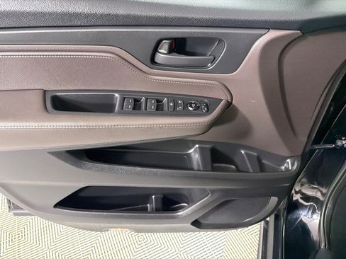 Used 2019 Honda Odyssey EX image 11