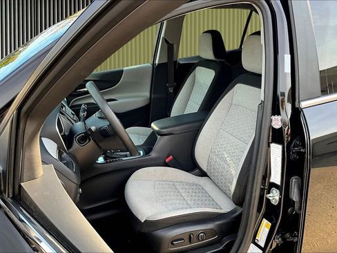 Used 2023 Chevrolet Equinox LT image 25