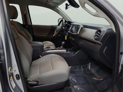 Certified 2020 Toyota Tacoma SR5 image 14