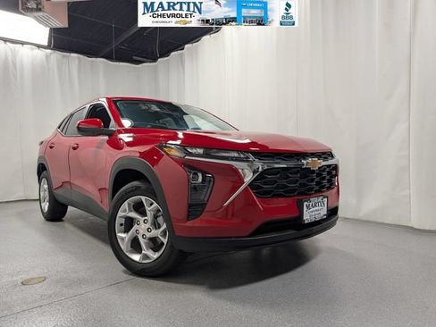 New 2026 Chevrolet Trax LS w/ LS Convenience Package FWD image 1