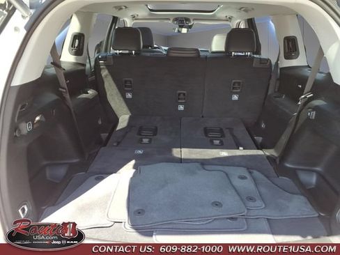 Used 2023 Jeep Grand Cherokee L Limited w/ Black Appearance Package AWD/4WD image 21