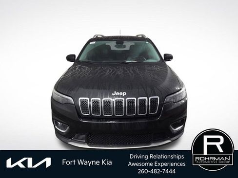 Used 2020 Jeep Cherokee Limited w/ Luxury Group AWD/4WD image 3