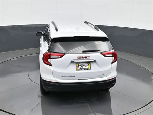 Used 2022 GMC Terrain SLE w/ Driver Convenience Package image 18
